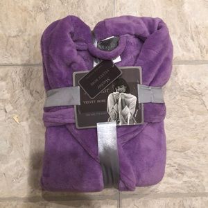 NWT Purple Mayfair Velvet Robe Size: Large